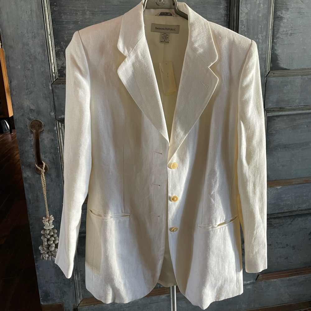Banana Republic 6 3 button linen blazer